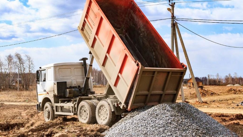 How to Get Dump Truck Contracts [9 Ways That Work]